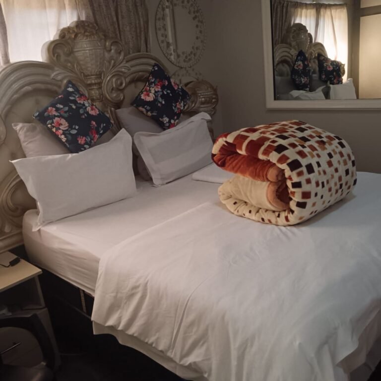 En-suite bedroom at One Love Suites guest house, Mokopane, Limpopo